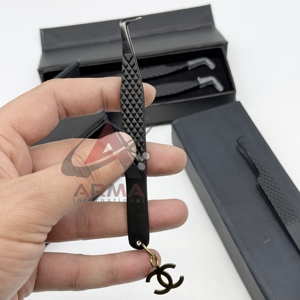 แหนบต่อขนตาปลายแหลม 90 องศา รุ่น Plasma Black Sustainable  ผ่านการทดสอบด้วยมือ พร้อมรับผลิตแบรนด์ส่วนตัว - Product Image 2