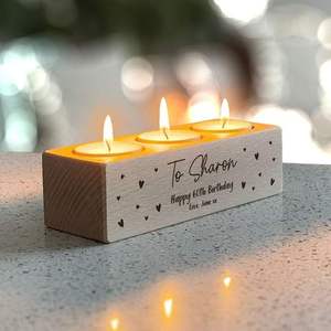 Porte-bougie en bois personnalisé rectangulaire avec motif cœur pour décoration d'anniversaire ou de maison, fait main - Product Image 1