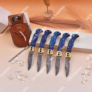 มีดพับเหล็กดามัสกัสคุณภาพสูง ด้ามไม้ปักก้าสีน้ำเงินฝังลายทองเหลือง พร้อมปลอกมีด EDC สำหรับพกพา - Product Image 5