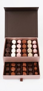 Caja de Chocolate Rígida de Alta Gama con Cierre Magnético, Empaque de Regalo de Cartón para Confitería Premium - Product Image 4