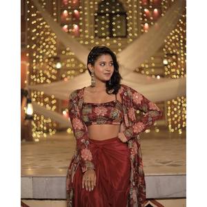Belle jupe pour femme-Ensemble chemisier et haussement d'épaules pour les fêtes pour un look élégant - Product Image 3