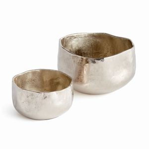 Bol de présentation contemporain en aluminium avec surface sculpturale pour des réceptions de luxe - Product Image 6