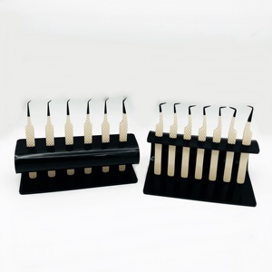 Pinzas para Extensión de Pestañas RMI de 90 Grados con Agarre de Diamante, Color Nude, Hechas a Mano, de Acero Inoxidable Japonés de 10 mm con Superficie Dentada - Product Image 1