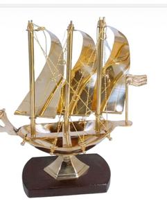 Modelo de Velero de Latón Hecho a Mano de Lujo, Diseño Art Deco, Ligero y Duradero, Decoración de Mesa para el Hogar, Oficina, Regalo de Inauguración, Diwali - Product Image 5
