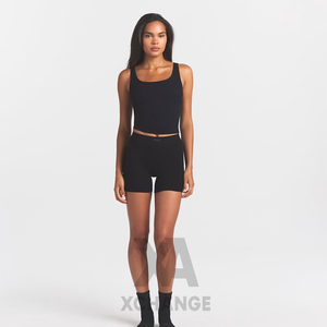 Débardeur noir en maille à col rond pour femme, style minimaliste uni, respirant, sans manches, avec logo frontal et rubans à boutons - Product Image 4