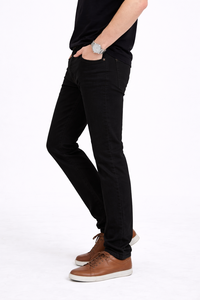 Jeans de Mezclilla Negros Clásicos de Corte Ajustado Midnight Edge para Hombre – Estilo Atemporal para el Día a Día con Comodidad Elástica Premium - Product Image 2