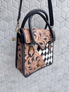 Bolso de cuero hecho a mano con diseño a cuadros y motivos florales para mujer, para uso diario, con correa para el hombro. - Product Image 5