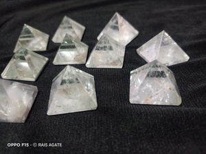 Pyramide en quartz naturel transparent de 1 pouce, pierre précieuse polie, cristal de guérison, méditation, décoration, vente en gros - Product Image 6