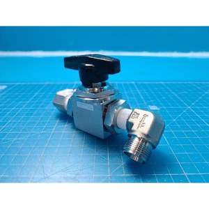 Diafragma de Válvula de Alta Pureza FUJIKIN 316L BALL 100412, Usado como Pieza de Repuesto para Equipos de Semiconductores Legacy - Product Image 4