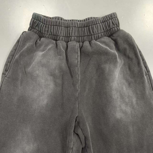 Pantalon de survêtement streetwear personnalisé oversize en molleton bouclette, déchiré, effet vieilli, délavage vintage, coupe ample et jambe large pour homme - Product Image 3