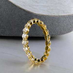 Ensemble de trois bagues empilables de luxe SATVIK RATNA avec des bandes en or jaune poli, diamants cultivés en laboratoire certifiés IGI - Product Image 5
