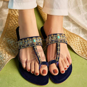 Accesorios de Vestir, Nuevo Estilo, Impresión Personalizada, Venta Caliente, Hecho a Medida, Suela de Cuero Genuino Impermeable, Parte Superior de Terciopelo, Kolhapuri - Product Image 2