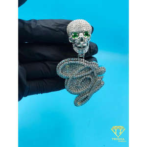 Colgante de Calavera Personalizado con Diamantes de Imitación para Hombre, Acabado en Verde, Amuleto de Calavera con Ojos Verdes, Joyería Hip Hop, Accesorio Brillante - Product Image 1