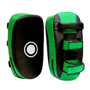 Protector de Patadas Personalizado Verde y Negro de Cuero PU y PVC Ecológico, Escudo de Boxeo Muay Thai, Almohadilla de Entrenamiento Ajustable para MMA - Product Image 1