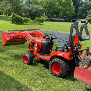 รถแทรกเตอร์ขนาดเล็ก Kubota BX2380 พร้อมที่ตักด้านหน้าและเครื่องตัดหญ้า ประสิทธิภาพอัตโนมัติที่เชื่อถือได้สำหรับพื้นที่ขนาดใหญ่ - Product Image 6