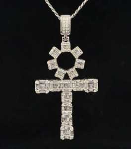 Pendentif Croix Ankh de Luxe Sertie de Moissanite VVS, Bijoux Hip Hop, Collier Argenté Bling - Product Image 1