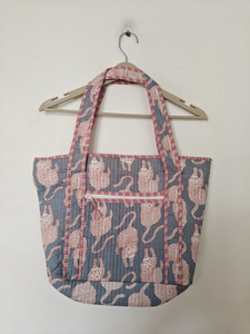 Sac fourre-tout de plage à motif floral avec doubles poignées et fermeture à glissière - Product Image 1