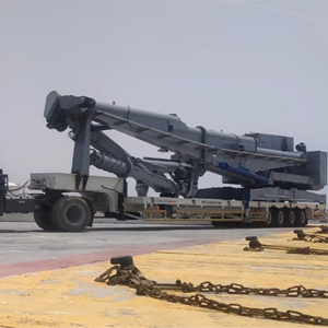 Descargador de Cemento para Barcos con Sistema de Transporte Neumático Avanzado, Solución de Alta Capacidad para el Manejo de Materiales a Granel en Puertos - Product Image 1