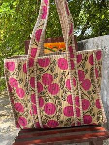 Sac à bandoulière matelassé en coton imprimé pour femme, sac à main tendance de créateur avec un look luxueux - Product Image 2