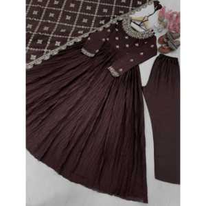 Ensemble de robe de fantaisie en soie Pure Crush Chinon pour femme comprenant Dupatta et bas pour un look de fête - Product Image 1