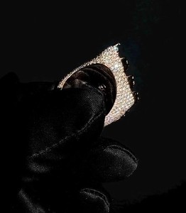 Anillo de Oro Sólido de 10K/14K con Diseño Personalizado de Logotipo de Dinero VVS Moissanite, Estilo Hip Hop, con Diamantes Moissanite, Joyería Fina - Product Image 3
