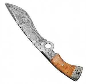 Couteau utilitaire artisanal en acier Damas courbé avec lame à pointe tombante, anneau de contrôle des doigts et manche en bois d'olivier (OEM disponible 30cm) - Product Image 3
