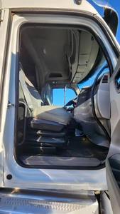 Camión Tractor Diésel 6x4 de Alto Rendimiento, Vehículo Pesado para Logística Industrial y Transporte de Carga - Product Image 2