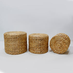 Taburete otomano de almacenamiento trenzado de jacinto de agua hecho a mano de Vietnam ecológico para sala de estar - Product Image 5