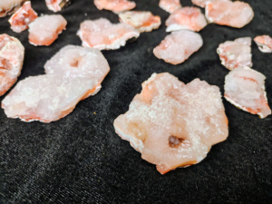 Calcita Amarilla Natural con Clúster de Cristales de Calcedonia, Espécimen Mineral Premium, Piedra Curativa Coleccionable, Origen India - Product Image 3