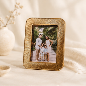 Cadre photo métallique Sunburst en gros, cadre photo doré texturé de luxe léger, support de table électroplaqué pour décoration intérieure - Product Image 1