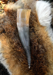Jarra de Cerveza Vikinga de Cuerno de Búfalo, Hecha a Mano, Ecológica, Pulida, con Acabado Estilo Animal - Product Image 5
