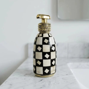 Distributeur de savon en laiton design, élégant et moderne, accessoire de salle de bain parfait pour la maison de luxe, idéal pour le lavabo et le comptoir, pompe à savon liquide. - Product Image 1