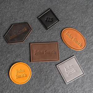 Écussons 3D personnalisés en relief, logo surélevé, fournisseur OEM de vêtements et accessoires - Product Image 5