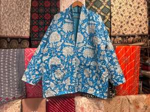 เสื้อแจ็คเก็ตสั้นแบบกลับด้านได้ Kantha, เสื้อแจ็คเก็ตผ้าควิลท์ทำมือจากอินเดีย, เสื้อผ้าสตรี, เสื้อโค้ท Kantha แบบใหม่, เสื้อแจ็คเก็ตเย็บมือ - Product Image 4
