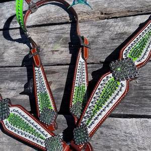 Ensemble de sellerie western : têtière, collier de poitrine et rênes pour selle western – Cuir durable de haute qualité – Équipement équestre complet et parfait. - Product Image 2