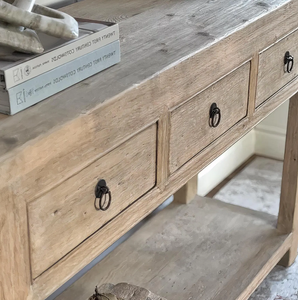 โต๊ะคอนโซลไม้โค้งสไตล์เรโทร พร้อมชั้นวางแบบเปิด 3 ลิ้นชัก ตกแต่งด้วยไม้เนื้อแข็ง สำหรับโรงแรม โต๊ะโซฟาทรงกลมพร้อมหูจับวงแหวน - Product Image 3