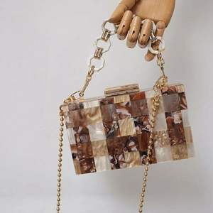 Pochette de soirée de luxe en résine pour femme, sac à main carré à motif floral, résistant à l'eau, tendance - Product Image 3