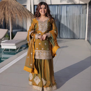 Conjunto especial para el mes de Eid y Ramadán, compuesto por Kurti de tela suave con bordado propio hasta la rodilla, Sharara Plazzo y Dupatta, para mujeres o niñas. - Product Image 1