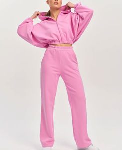 Ensemble de survêtements personnalisés très demandés pour femme, 100% coton, avec sweat à capuche et pantalon de survêtement coupe ample évasée, effet vieilli et délavé soleil, avec patchs - Product Image 4