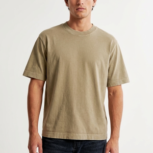 Camiseta de corte regular de color sólido con lavado ácido para hombre, informal, con cuello redondo, teñida, 100% algodón, lavado ácido, hecha en Pakistán. - Product Image 1