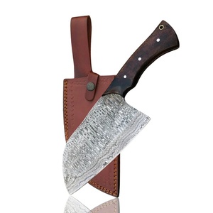 Couteau de boucher artisanal en acier Damas avec manche en bois et étui en cuir, couteau à découper utilitaire par A&M Enterprises - Product Image 1