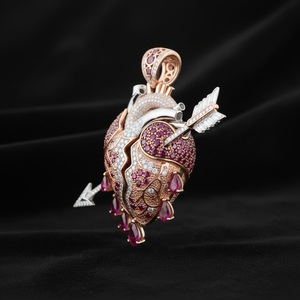 Pendentif Cœur en Rubis Plaqué Or Rose S925 de Luxe avec Pendentifs Thème Flèche Diamantée, Bijoux Cadeau Unisexe - Product Image 4