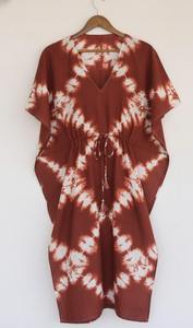 ผ้าคัฟตันโบฮีเมียนคุณภาพสูง เป็นมิตรกับสิ่งแวดล้อม ผ้าฝ้ายแท้ 100% ลายมัดย้อม แต่งลูกไม้ เอวยางยืด แขนโดลแมน ระบายอากาศได้ดี ความยาวแบบแม็กซี่ - Product Image 2