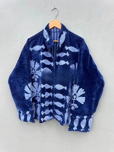 Chaqueta de Invierno de Lujo en Terciopelo Azul Real para Mujer, Chaqueta Corta Acolchada de Terciopelo, Abrigo de Terciopelo Azul Real de Alta Calidad - Product Image 3