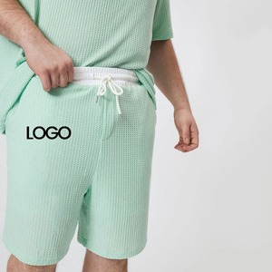 Ensemble T-shirt et short classique pour homme, confortable et simple, d'été, coupe oversize, col rond, en tissu gaufré, couleur menthe unie, avec logo personnalisé - Product Image 4