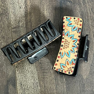 กิ๊บติดผมหนังวัวแท้สำหรับผู้หญิง ประดับดอกไม้สไตล์ตะวันตก ตกแต่งด้วยเทอร์ควอยซ์ งานแฮนด์เมดสุดหรู  เครื่องประดับแฟชั่นสำหรับสุภาพสตรี - Product Image 6