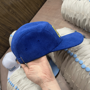 Casquettes de camping personnalisées en velours à visière plate, ajustables avec fermeture à pression, avec patch tissé, pour le sport et la course, du fabricant de chapeaux du Vietnam - Product Image 3