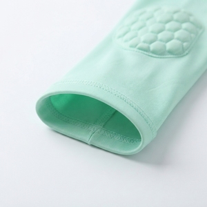 Protector de codo transpirable para hombre, funda de compresión, protector de brazo para deportes de baloncesto, licra fina, apto para todas las estaciones - Product Image 3