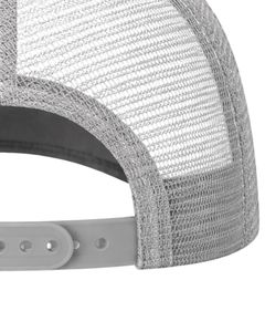 Gorra trucker blanca y gris claro con malla trasera, ajustable, transpirable, de poliéster, con frente de espuma, logotipo personalizado, gorra de béisbol en blanco. - Product Image 5