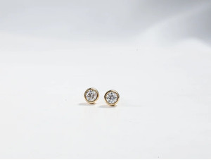 Pendientes Minimalistas de Diamantes en Oro Sólido con Diamantes Naturales Extraídos de la Tierra, Joyería Fina, Elegante para Uso Diario, Regalo para Ella - Product Image 3